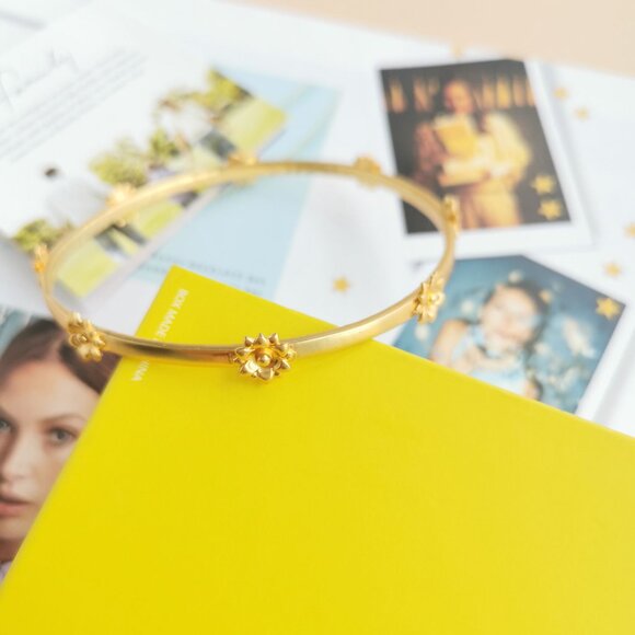 New Julie Vos Floral Bangle Bracelet Size M 24K Gold Plate - Picture 1 of 4